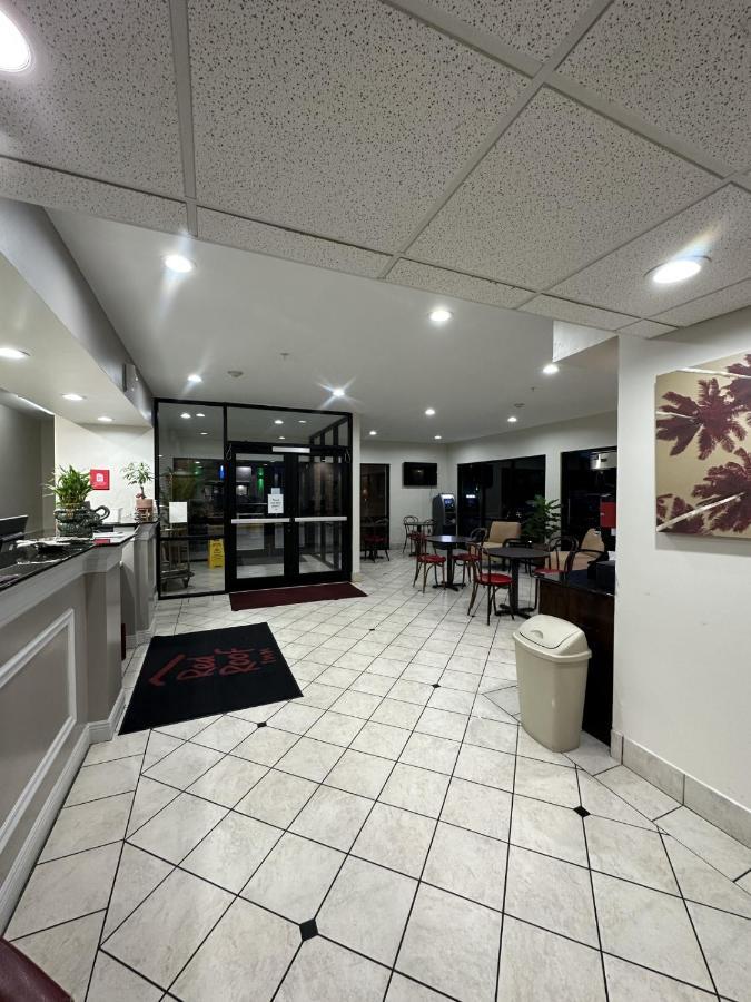 Red Roof Inn & Suites Biloxi - Ocean Springs Exterior foto